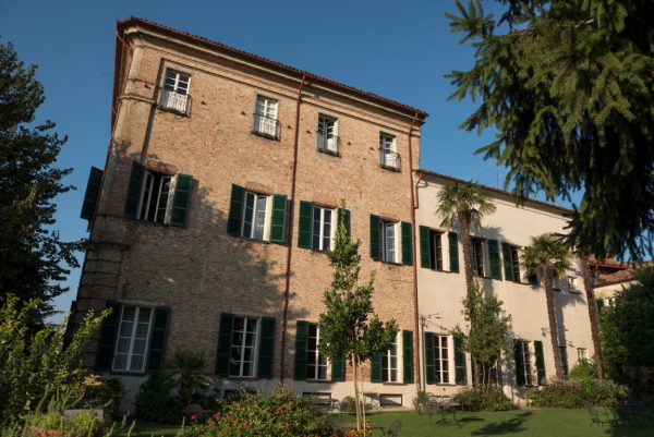 Real-Castello-Verduno-ALbergo-giardini